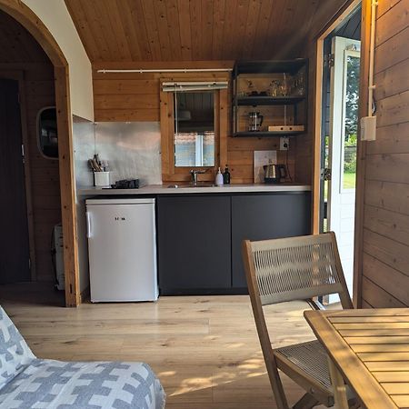 The Bee - Trekkershuts & Apartment Opperdoes Exteriör bild