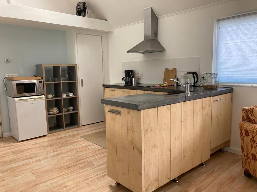 The Bee - Trekkershuts & Apartment Opperdoes Exteriör bild