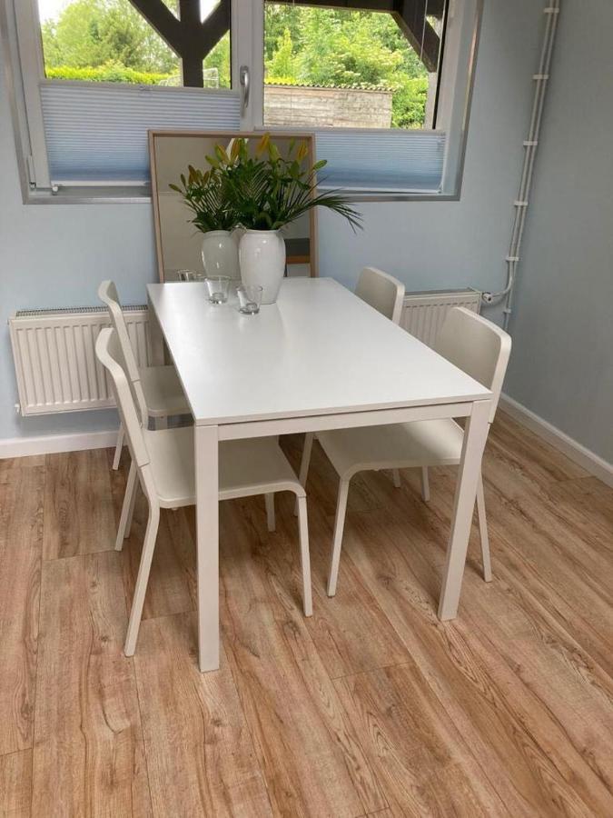 The Bee - Trekkershuts & Apartment Opperdoes Exteriör bild