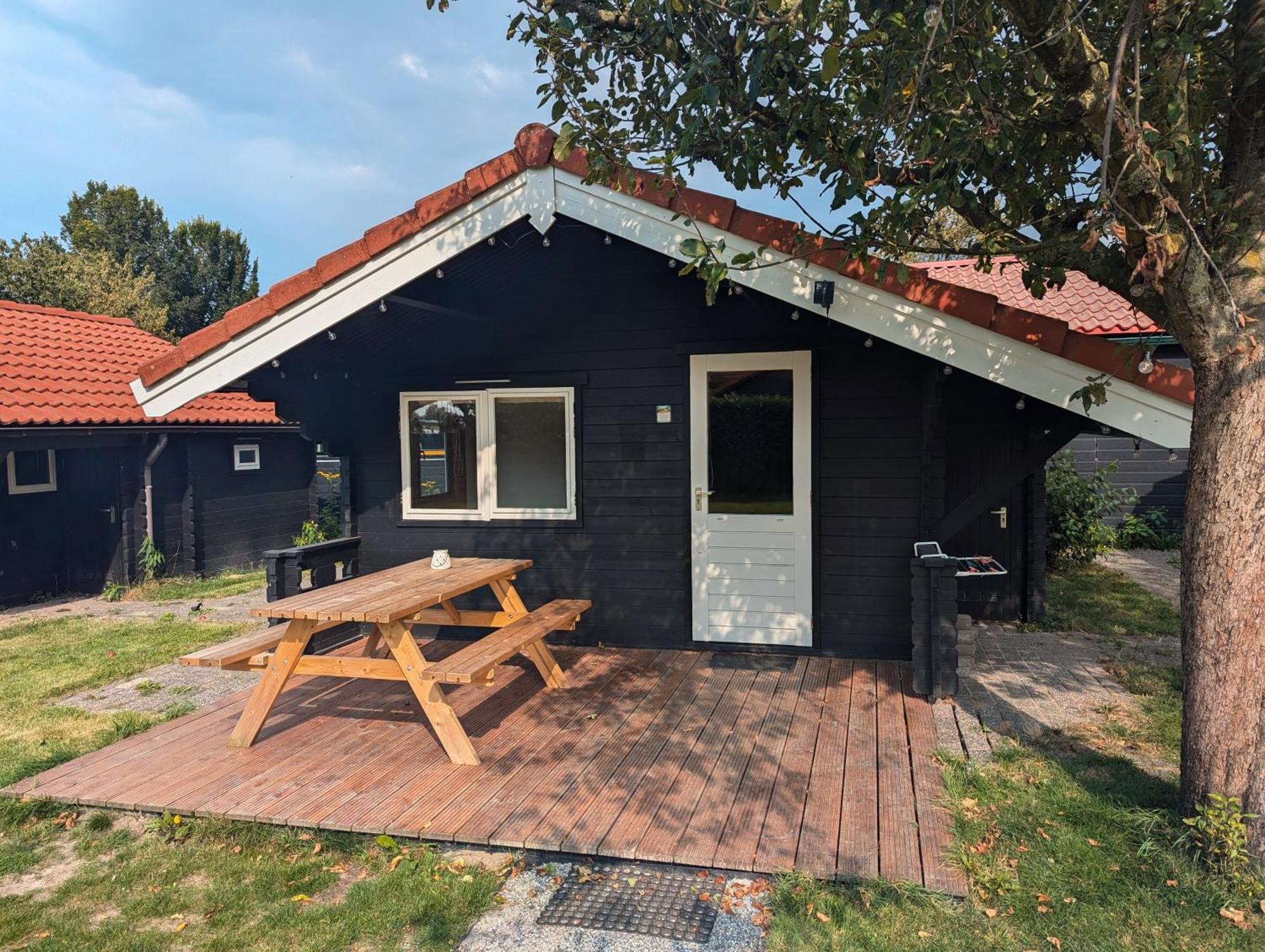 The Bee - Trekkershuts & Apartment Opperdoes Exteriör bild