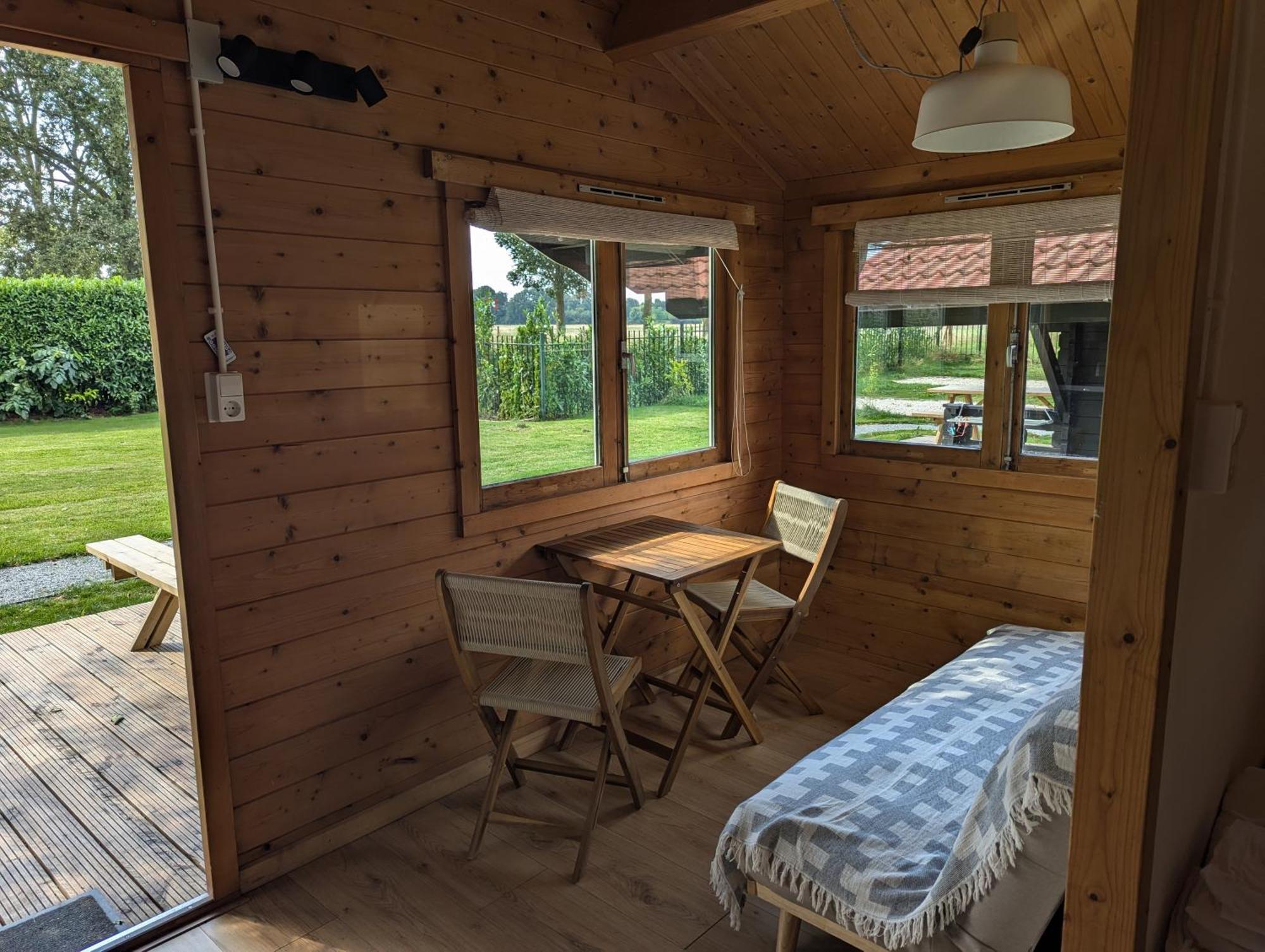 The Bee - Trekkershuts & Apartment Opperdoes Exteriör bild