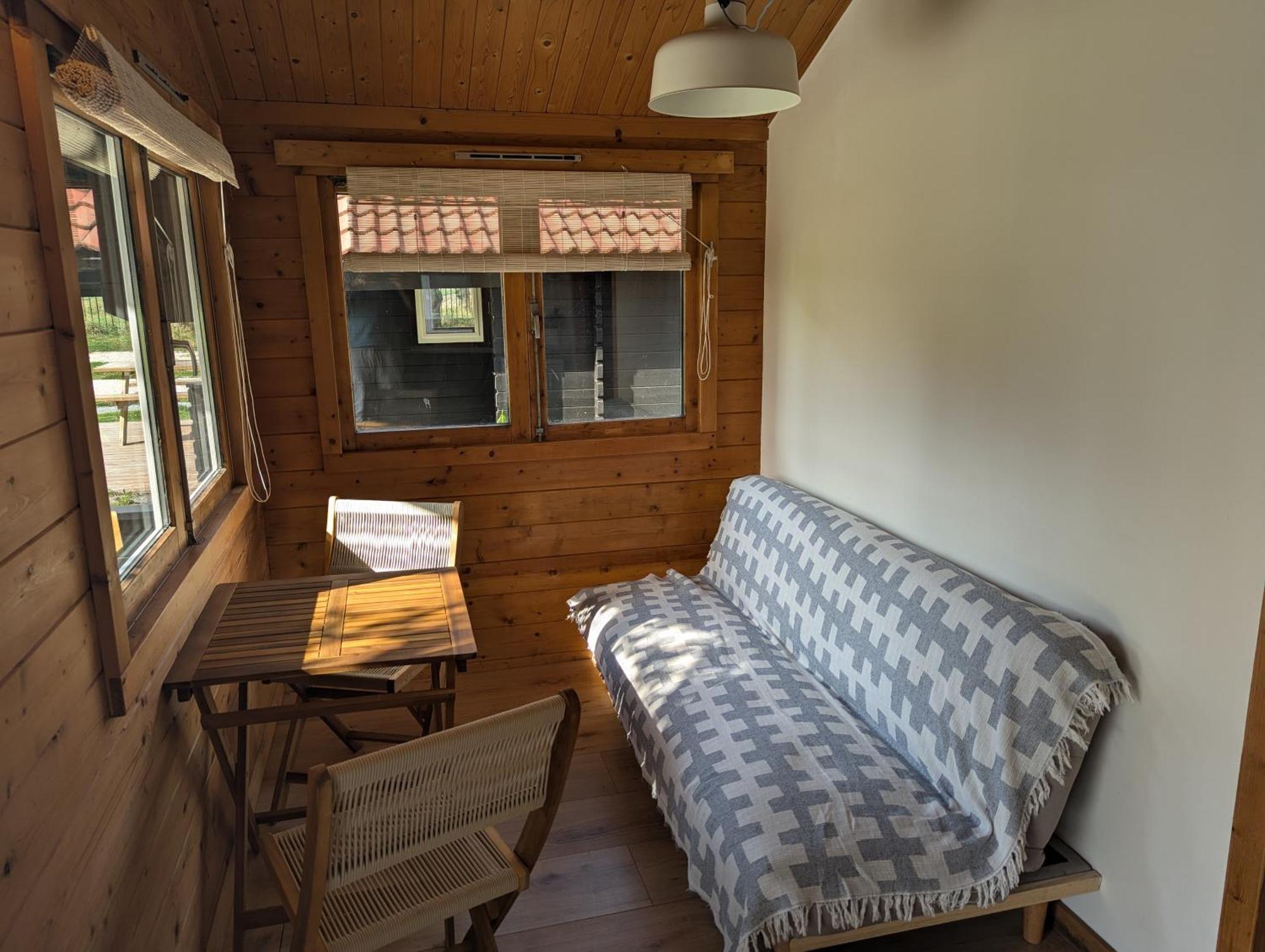 The Bee - Trekkershuts & Apartment Opperdoes Exteriör bild
