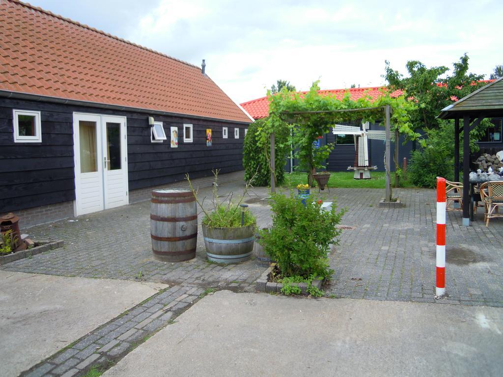 The Bee - Trekkershuts & Apartment Opperdoes Exteriör bild